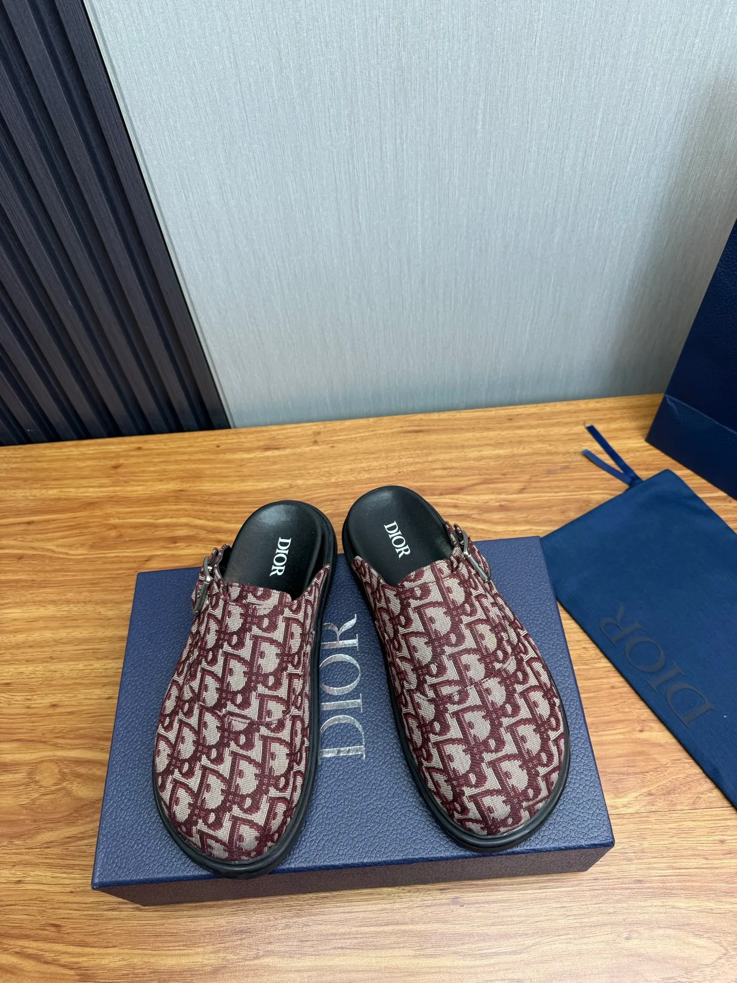 Men's men's shoes 420💰 Dior. Men's slippers🩴Official website 1:1 production 38-45 yards 45 46 🉑️Customized original material shipped✅